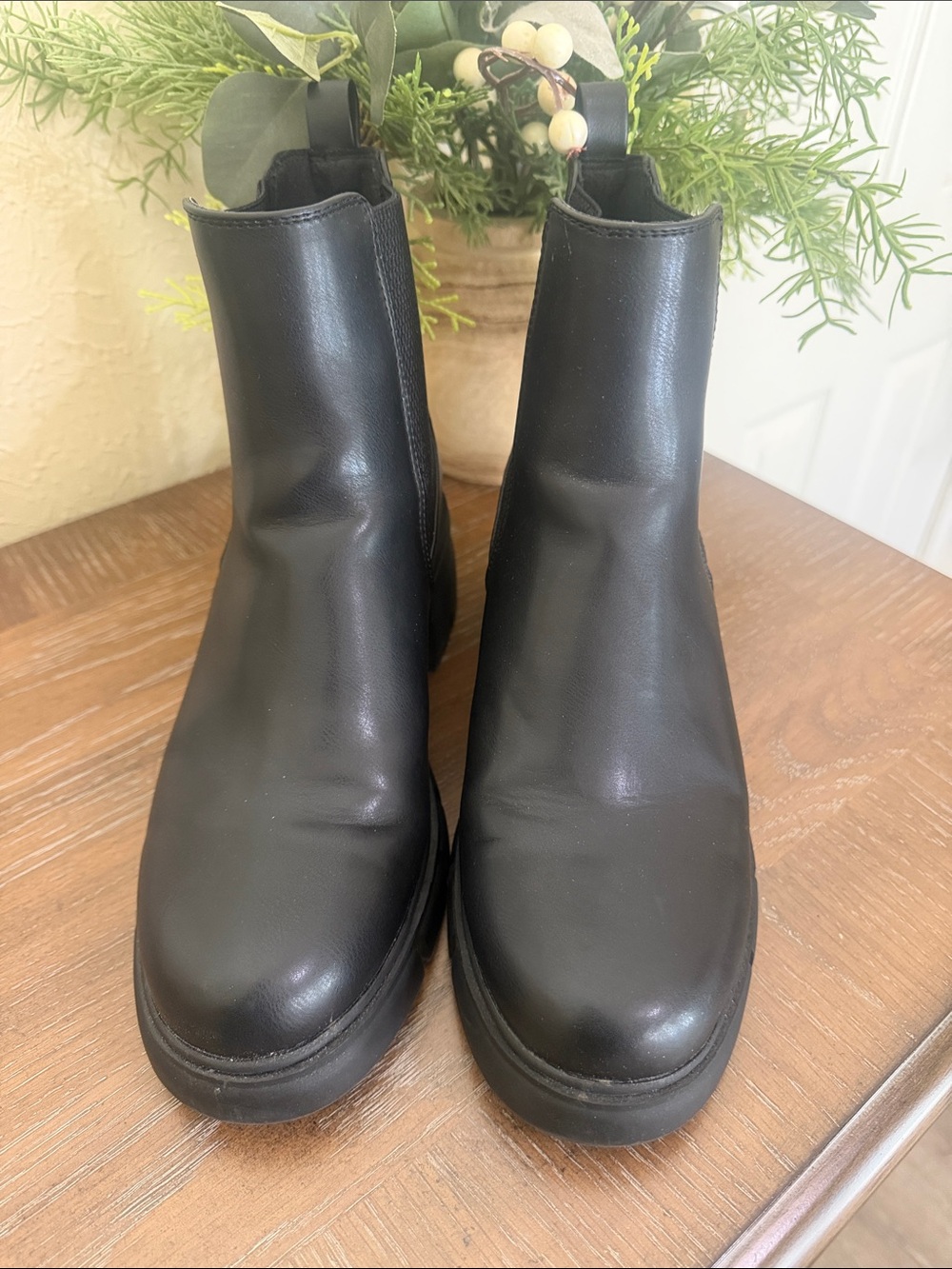 Women’s  Black Chelsea Boots - Classic Slip-On Style